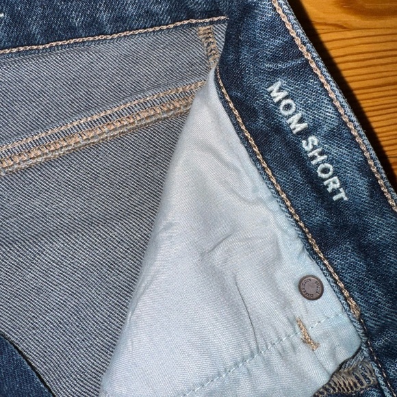 AE Mom Jean - Picture 4 of 5